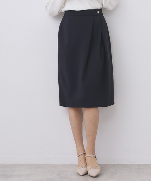 index(インデックス)の「アシンメトリーストレッチタックスカート/セットアップ対応【洗濯機OK/防シワ/イージーアイロン】(スカート・レディース・ネイビー/ブラック系7/ナチュラル/チャコールグレー・36/42/40/38)」の13枚目の写真