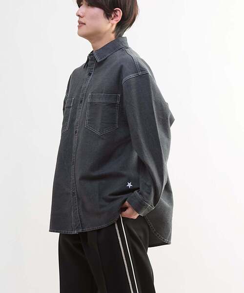 CONVERSE TOKYO（コンバーストウキョウ）の「STAR★ PATCH OVERSIZED DENIM SHIRT（シャツ/ブラウス・レディース・ホワイト/サックスブルー/ブラック・FREE）」の10枚目の写真