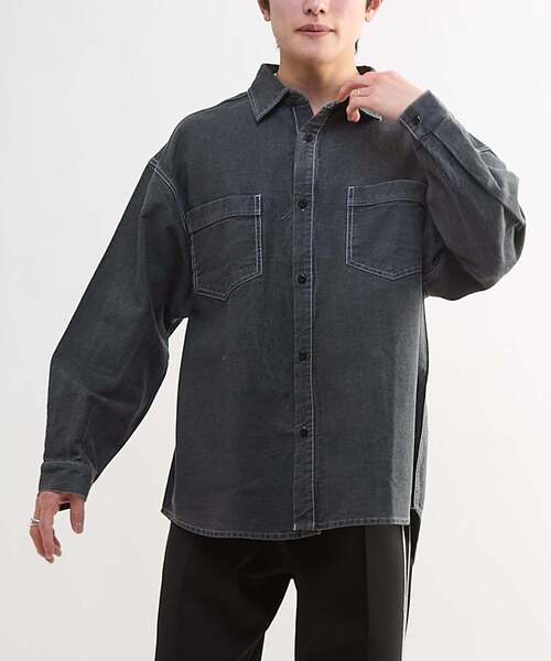 CONVERSE TOKYO（コンバーストウキョウ）の「STAR★ PATCH OVERSIZED DENIM SHIRT（シャツ/ブラウス・レディース・ホワイト/サックスブルー/ブラック・FREE）」の11枚目の写真
