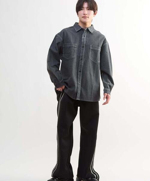 CONVERSE TOKYO（コンバーストウキョウ）の「STAR★ PATCH OVERSIZED DENIM SHIRT（シャツ/ブラウス・レディース・ホワイト/サックスブルー/ブラック・FREE）」の12枚目の写真