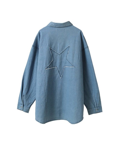 CONVERSE TOKYO（コンバーストウキョウ）の「STAR★ PATCH OVERSIZED DENIM SHIRT（シャツ/ブラウス・レディース・ホワイト/サックスブルー/ブラック・FREE）」の16枚目の写真