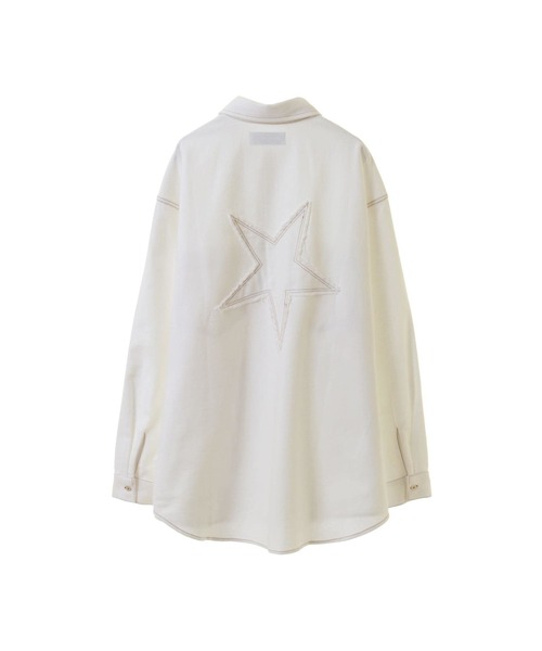 CONVERSE TOKYO（コンバーストウキョウ）の「STAR★ PATCH OVERSIZED DENIM SHIRT（シャツ/ブラウス・レディース・ホワイト/サックスブルー/ブラック・FREE）」の18枚目の写真