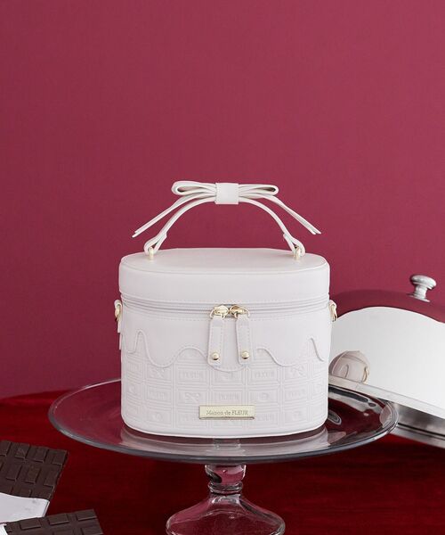 Maison de FLEUR（メゾンドフルール）の「FLEURチョコレートキューブバッグ（ハンドバッグ・レディース・ホワイト系その他2/ブラウン・FREE）」の2枚目の写真