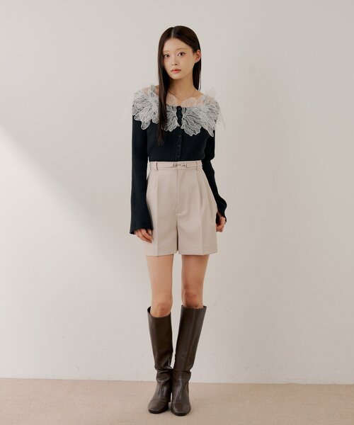 Chico（チコ）の「【SALON by Chico】フラワーレースオフショルリブデザインニット（カーディガン/ボレロ・レディース・グレー/ブラック/アイボリー・FREE）」の7枚目の写真