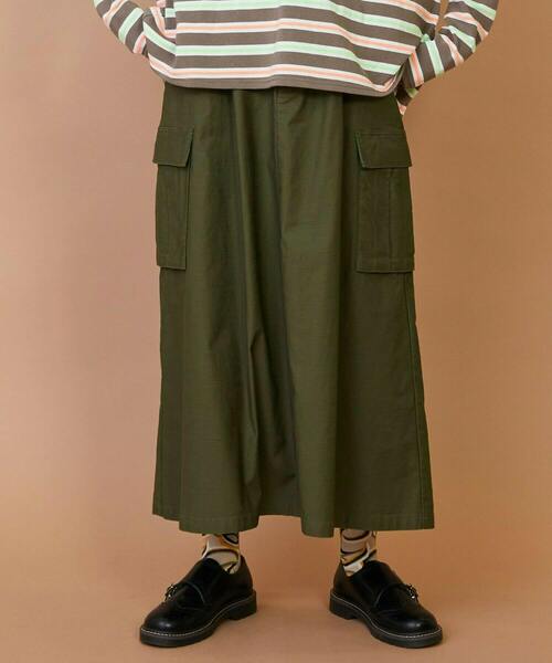 FRAPBOIS(フラボア)の「バックサテン スカート(スカート・レディース・グリーン/ベージュ・0/1)」の2枚目の写真