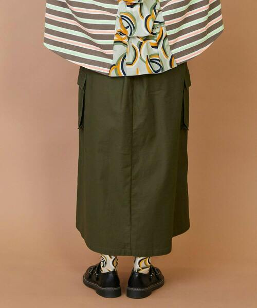 FRAPBOIS(フラボア)の「バックサテン スカート(スカート・レディース・グリーン/ベージュ・0/1)」の7枚目の写真