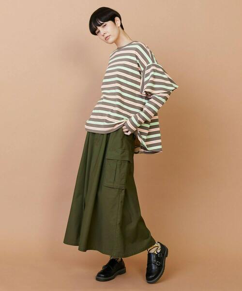 FRAPBOIS(フラボア)の「バックサテン スカート(スカート・レディース・グリーン/ベージュ・0/1)」の4枚目の写真