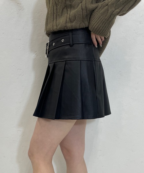 ROGER AND RAW（ロジャーアンドロウ）の「[インパン付] 合皮レザープリーツミニスカート（スカート・レディース・ブラック/グレー・SMALL/MEDIUM）」の16枚目の写真