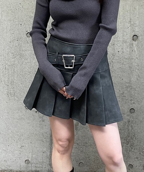 ROGER AND RAW（ロジャーアンドロウ）の「[インパン付] 合皮レザープリーツミニスカート（スカート・レディース・ブラック/グレー・SMALL/MEDIUM）」の9枚目の写真