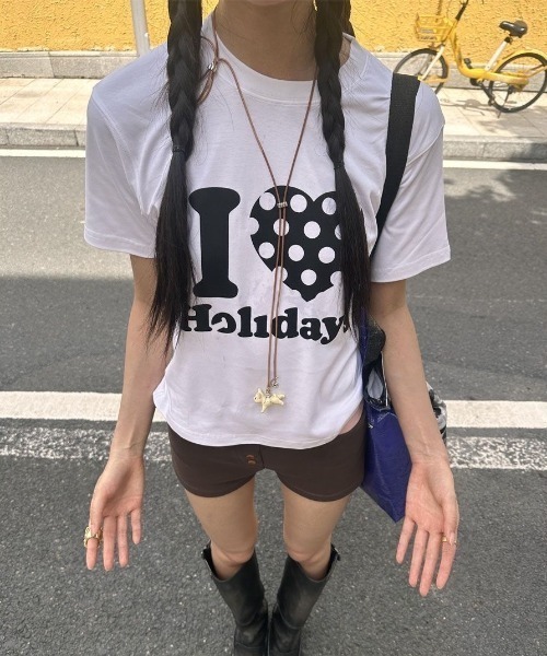 ViViDAY(ビビデー)の「I LOVE HOLIDAY ドットハート柄&英字ロゴ プリントショートtシャツ(Tシャツ/カットソー・レディース・オフホワイト/ブラック/ホワイト/ピンク/レッド/グレー/ネイビー/ライトブルー/ライトベージュ/グリーン・M)」の2枚目の写真