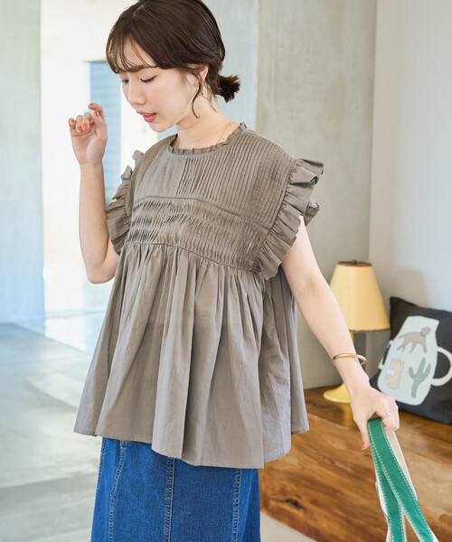 FREAK'S STORE(フリークスストア)の「限定展開 インド ボイル ピンタック ギャザー フリル ブラウス(シャツ/ブラウス・レディース・ブラック/ブルー/レモンイエロー/オフホワイト/モカ/ライトグレー/コーラルピンク・フリ-)」の21枚目の写真