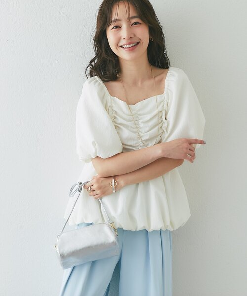La boutique BonBon(ラブティックボンボン)の「【最強モテ系】バルーンペプラムブラウス(シャツ/ブラウス・レディース・ネイビー/オフホワイト/サックスブルー・FREE)」の4枚目の写真