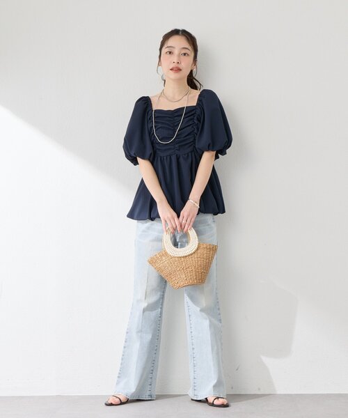 La boutique BonBon(ラブティックボンボン)の「【最強モテ系】バルーンペプラムブラウス(シャツ/ブラウス・レディース・ネイビー/オフホワイト/サックスブルー・FREE)」の4枚目の写真
