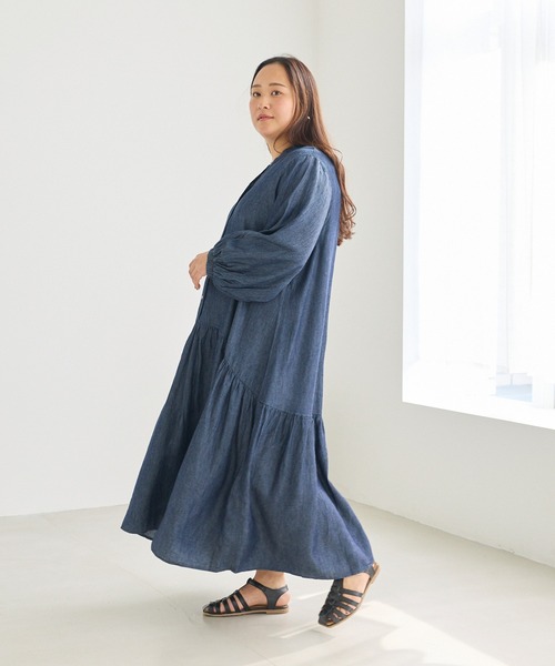 LAVEANGE(ラビアンジェ)の「シアーデニムギャザーワンピース|涼しく着られる、大人のデニムワンピ/軽やか/フレア/スキッパー/ロング丈/洗える/体型カバー(シャツワンピース・レディース・ネイビー・5L/4L/3L/LL/M)」の10枚目の写真