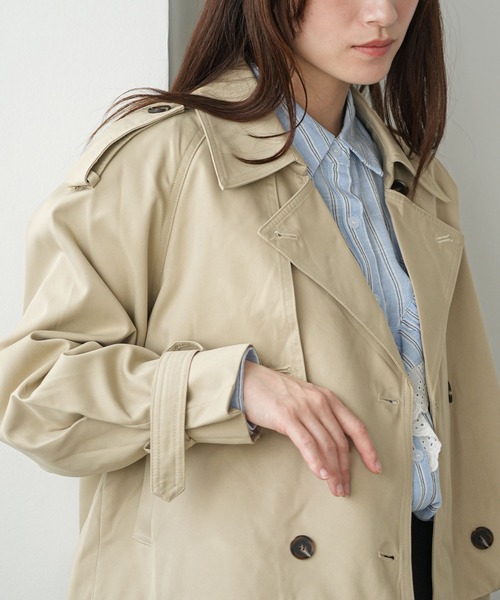 mili an deni(ミリアンデニ)の「ショートトレンチコート(トレンチコート・レディース・ライトベージュ/ベージュ・M)」の17枚目の写真