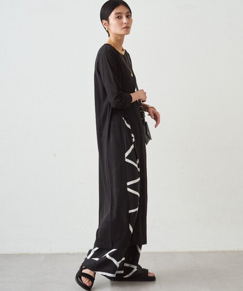 LOUNGEDRESS(ラウンジドレス)の「≪新色キャメル登場/重ね着映え≫シアーハイスリットワンピース(ワンピース・レディース・ブラック/オフホワイト/キャメル・FREE)」の17枚目の写真