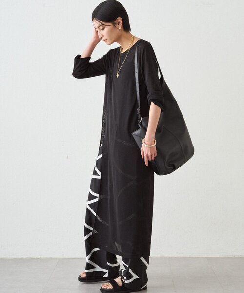 LOUNGEDRESS(ラウンジドレス)の「≪新色キャメル登場/重ね着映え≫シアーハイスリットワンピース(ワンピース・レディース・ブラック/オフホワイト/キャメル・FREE)」の18枚目の写真