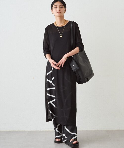 LOUNGEDRESS(ラウンジドレス)の「≪新色キャメル登場/重ね着映え≫シアーハイスリットワンピース(ワンピース・レディース・ブラック/オフホワイト/キャメル・FREE)」の4枚目の写真