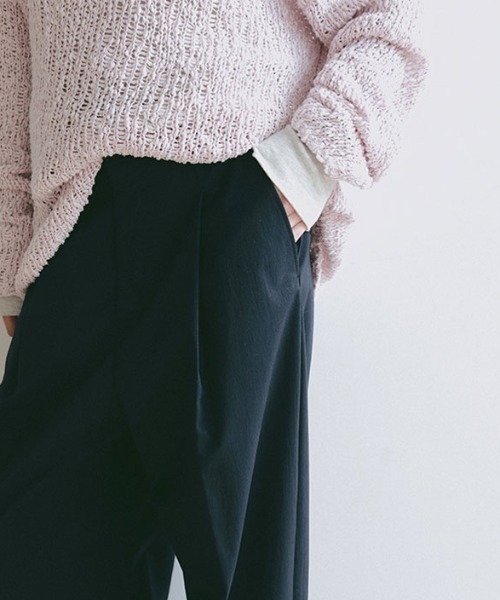 ETRE TOKYO(エトレトウキョウ)の「ボンディングタックパンツ(その他パンツ・レディース・ネイビー/ベージュ・M/S)」の5枚目の写真