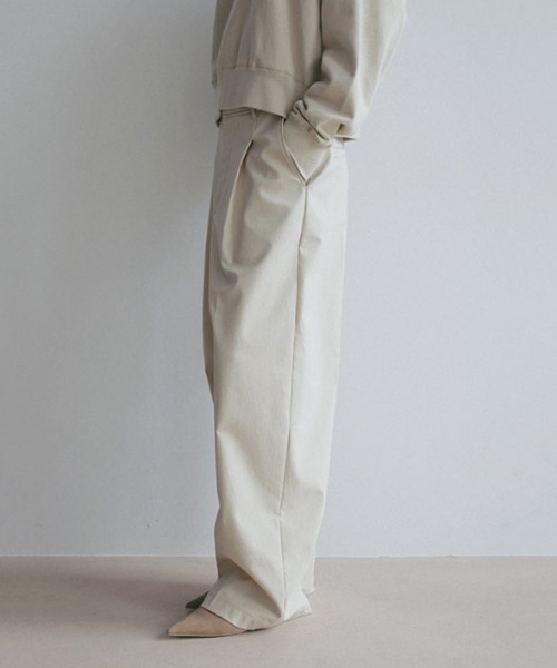 ETRE TOKYO(エトレトウキョウ)の「ボンディングタックパンツ(その他パンツ・レディース・ネイビー/ベージュ・M/S)」の11枚目の写真