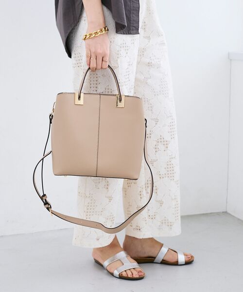 le.coeur blanc(ルクールブラン)の「スクエア2WAYトートバッグ(トートバッグ・レディース・ベージュ/ブラック・FREE)」の6枚目の写真