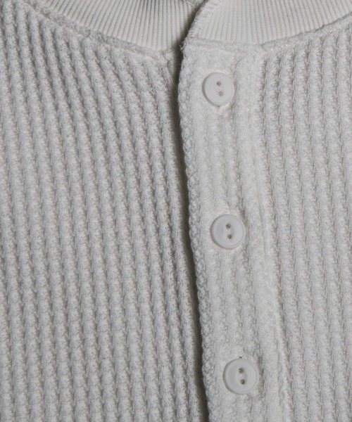 Coffee & Cigarettes（コーヒーアンドシガレッツ）の「2D53 HERITAGE WAFFLE ヘンリーネック ワッフルロングスリーブTEE（Tシャツ/カットソー・メンズ・ホワイト/ブラック・M）」の7枚目の写真