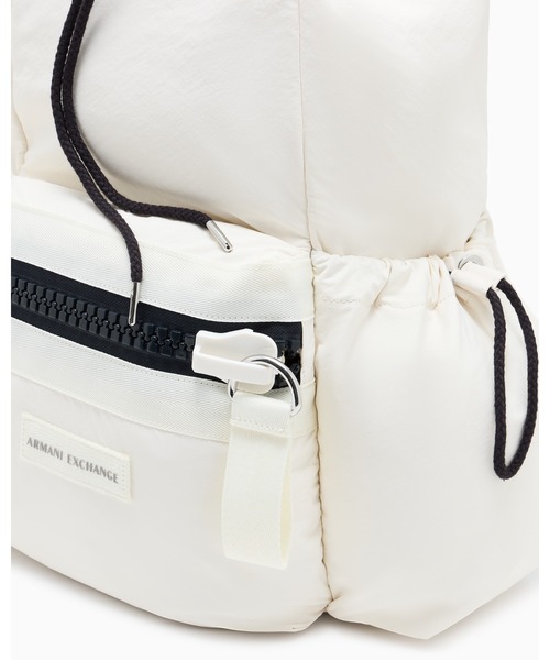 ARMANI EXCHANGE（アルマーニエクスチェンジ）の「【A|X アルマーニ エクスチェンジ】WE AXロゴ オーバーサイズジップ バックパック（バックパック/リュック・メンズ・ホワイト・FREE）」の6枚目の写真