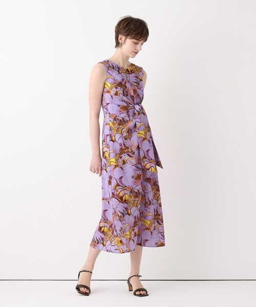 allureville(アルアバイル)の「ボタニカルプリントワンピース(ワンピース・レディース・ベージュ/パープル・2/1)」の12枚目の写真