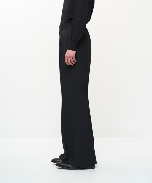 Juha（ユハ）の「FLUID FLARE PANTS（スラックス・メンズ・ブラウン/グレー/ブラック・4/3/2）」の6枚目の写真