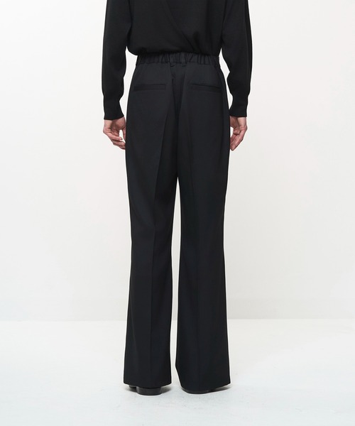 Juha（ユハ）の「FLUID FLARE PANTS（スラックス・メンズ・ブラウン/グレー/ブラック・4/3/2）」の7枚目の写真