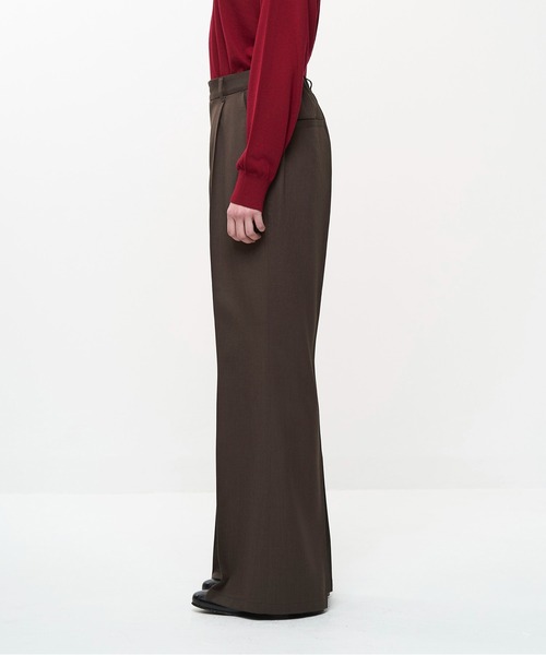 Juha（ユハ）の「FLUID FLARE PANTS（スラックス・メンズ・ブラウン/グレー/ブラック・4/3/2）」の9枚目の写真