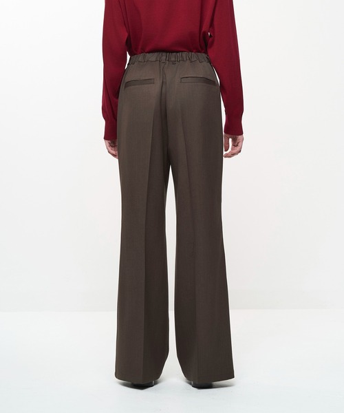 Juha（ユハ）の「FLUID FLARE PANTS（スラックス・メンズ・ブラウン/グレー/ブラック・4/3/2）」の10枚目の写真