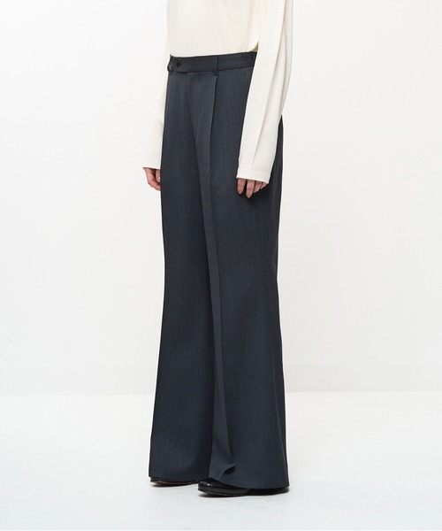 Juha（ユハ）の「FLUID FLARE PANTS（スラックス・メンズ・ブラウン/グレー/ブラック・4/3/2）」の11枚目の写真