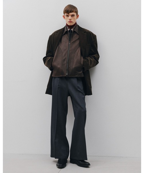 Juha（ユハ）の「FLUID FLARE PANTS（スラックス・メンズ・ブラウン/グレー/ブラック・4/3/2）」の14枚目の写真