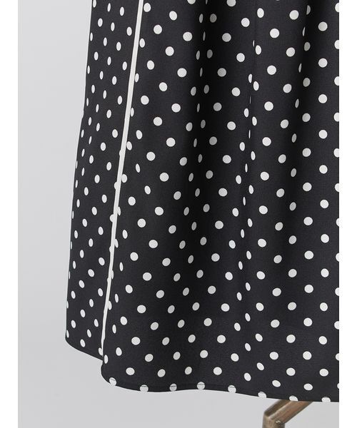 SNIDEL（スナイデル）の「【WEB限定00サイズあり】ラッフルカラープリントワンピース（ワンピース・レディース・ブラック/アイボリー/ネイビー・1/0/00）」の13枚目の写真