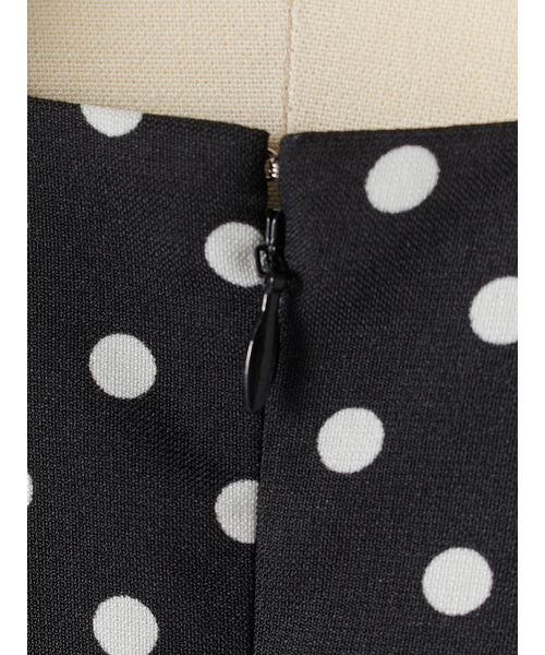 SNIDEL（スナイデル）の「【WEB限定00サイズあり】ラッフルカラープリントワンピース（ワンピース・レディース・ブラック/アイボリー/ネイビー・1/0/00）」の14枚目の写真