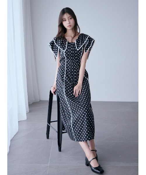 SNIDEL（スナイデル）の「【WEB限定00サイズあり】ラッフルカラープリントワンピース（ワンピース・レディース・ブラック/アイボリー/ネイビー・1/0/00）」の18枚目の写真