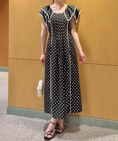 SNIDEL(スナイデル)の「【WEB限定00サイズあり】ラッフルカラープリントワンピース(ワンピース・レディース・ブラック/アイボリー/ネイビー・1/0/00)」の21枚目の写真