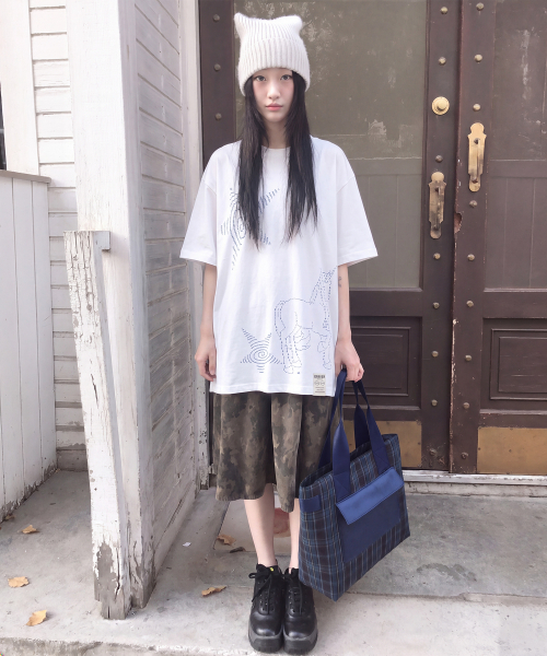 GRAVER（グレーバー）の「[ユニセックス]アスキー ユニコーン 半袖Tシャツ_2カラー（Tシャツ/カットソー・レディース・ホワイト/チャコールグレー・SMALL/MEDIUM/LARGE/X-LARGE）」の5枚目の写真