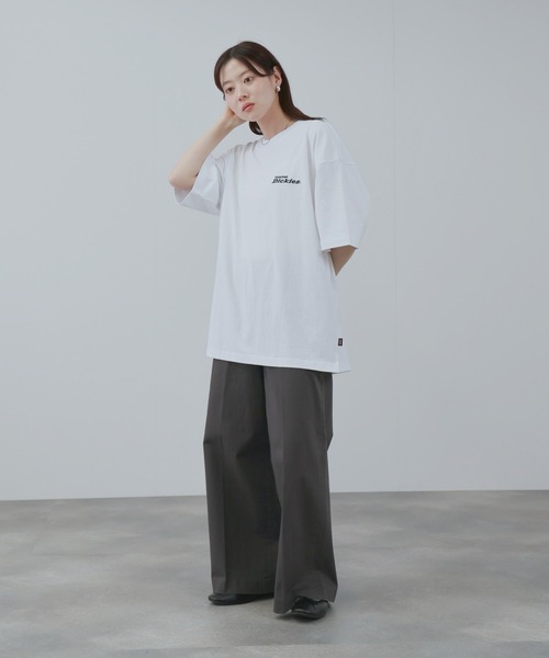 Dickies（ディッキーズ）の「【GENUINE Dickies / ジェニュインディッキーズ】 ユニセックスバック刺繍Ｔシャツ（Tシャツ/カットソー・メンズ・グレイッシュベージュ/ホワイト/スミクロ・M/L/XL）」の7枚目の写真