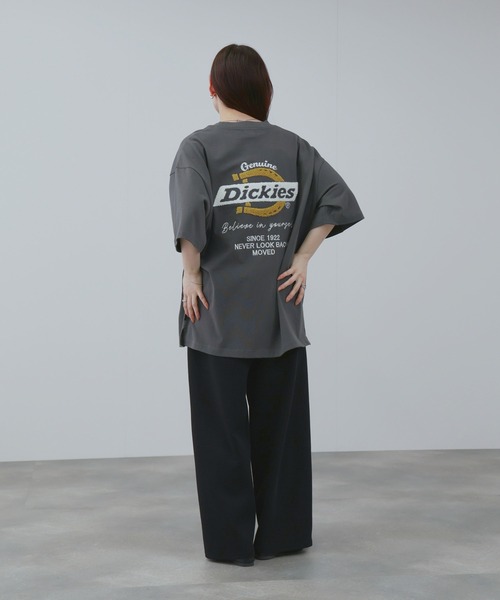 Dickies（ディッキーズ）の「【GENUINE Dickies / ジェニュインディッキーズ】 ユニセックスバック刺繍Ｔシャツ（Tシャツ/カットソー・メンズ・グレイッシュベージュ/ホワイト/スミクロ・M/L/XL）」の13枚目の写真