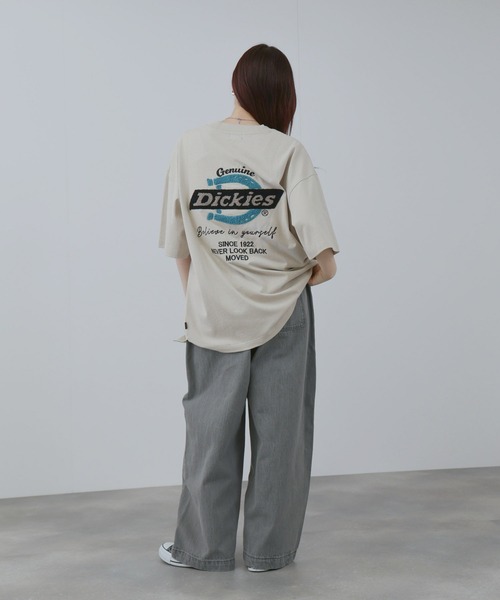Dickies（ディッキーズ）の「【GENUINE Dickies / ジェニュインディッキーズ】 ユニセックスバック刺繍Ｔシャツ（Tシャツ/カットソー・メンズ・グレイッシュベージュ/ホワイト/スミクロ・M/L/XL）」の18枚目の写真