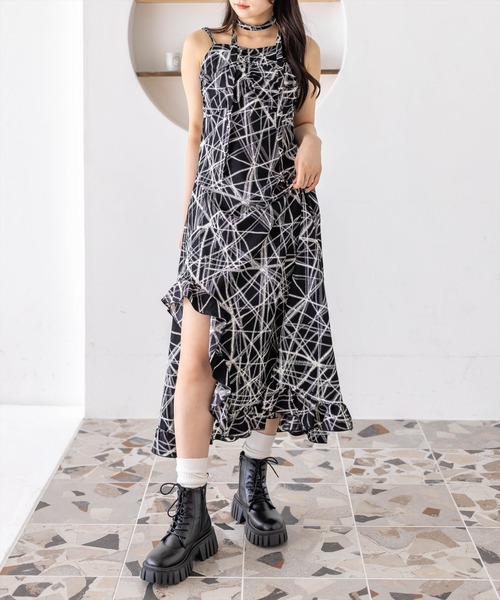 clear（クリア）の「チョーカー付きアシンメトリーエスニック柄キャミワンピース［骨格ウェーブ/華奢見え/フレアシルエット/フェミニン］（ワンピース・レディース・ベージュ/ブラック・F/PF）」の2枚目の写真