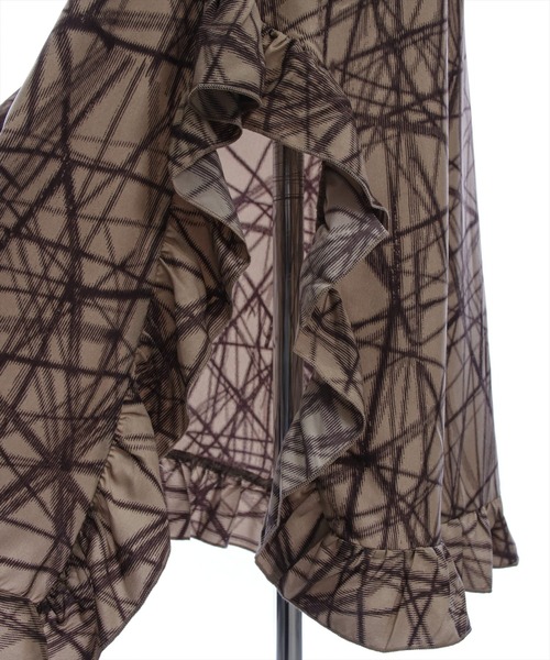 clear（クリア）の「チョーカー付きアシンメトリーエスニック柄キャミワンピース［骨格ウェーブ/華奢見え/フレアシルエット/フェミニン］（ワンピース・レディース・ベージュ/ブラック・F/PF）」の11枚目の写真