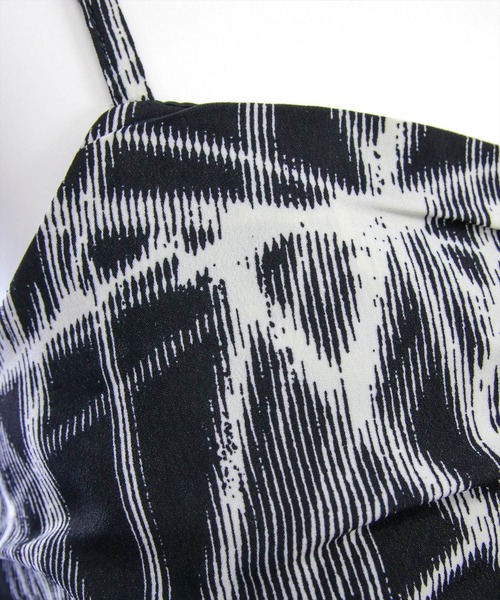 clear（クリア）の「チョーカー付きアシンメトリーエスニック柄キャミワンピース［骨格ウェーブ/華奢見え/フレアシルエット/フェミニン］（ワンピース・レディース・ベージュ/ブラック・F/PF）」の7枚目の写真