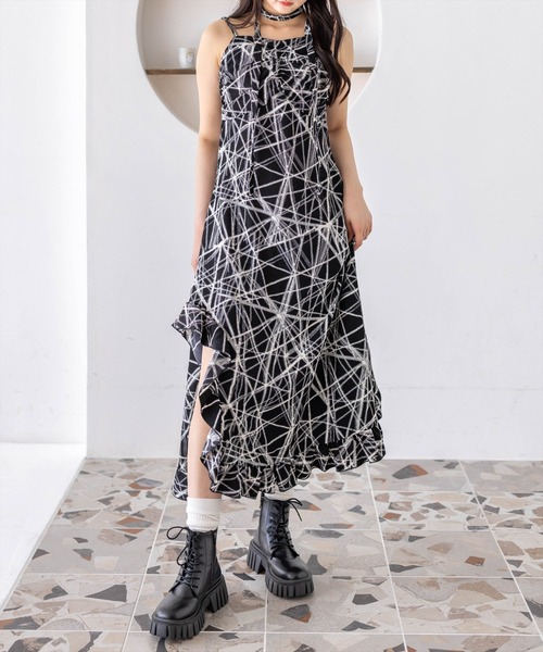 clear（クリア）の「チョーカー付きアシンメトリーエスニック柄キャミワンピース［骨格ウェーブ/華奢見え/フレアシルエット/フェミニン］（ワンピース・レディース・ベージュ/ブラック・F/PF）」の4枚目の写真