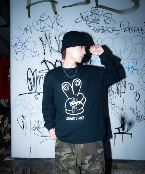 En serio TOKYO（エンソリオトーキョー）の「【SIDEWAYSTANCE】チョキモンスター長袖Tシャツ 70536（Tシャツ/カットソー・メンズ・ブラック/ホワイト・SMALL/MEDIUM/LARGE/X-LARGE）」の9枚目の写真