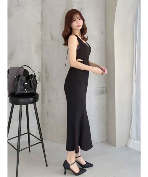 MERCURYDUO(マーキュリーデュオ)の「【MERCURYDUO×AMPHI】カップ付きサイドカットアウトマーメイドワンピース(ワンピース・レディース・ブラック/アイボリー/ライトブルー・MEDIUM/SMALL)」の4枚目の写真