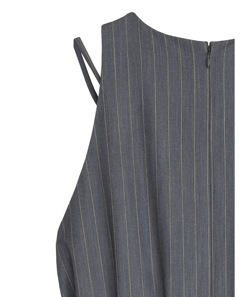 Ameri(アメリ)の「COLOR PINSTRIPE CURVY ROMPERS(つなぎ/オールインワン・レディース・ブラック/グレー・MEDIUM/SMALL)」の5枚目の写真