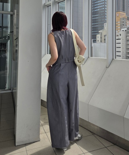 Ameri(アメリ)の「COLOR PINSTRIPE CURVY ROMPERS(つなぎ/オールインワン・レディース・ブラック/グレー・MEDIUM/SMALL)」の15枚目の写真